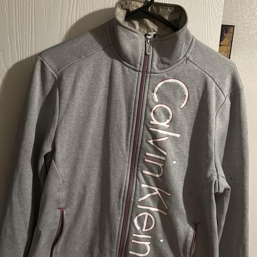 CALVIN KLEIN SWEATER SIZE M